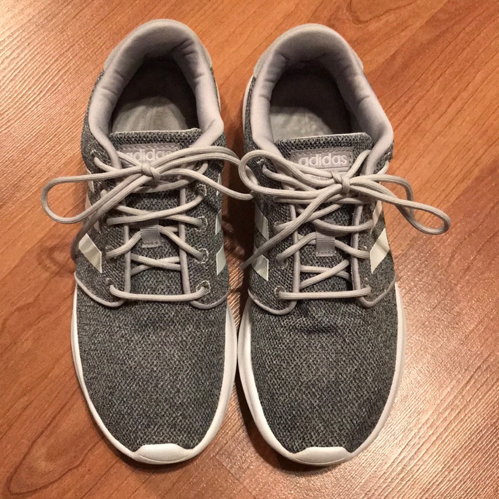 Women’s Adidas Cloudform size 7 sneakers